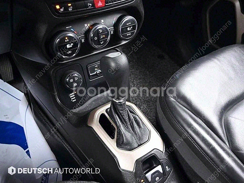 지프레니게이드 2.0 디젤 론지튜드 AWD 기본형 (5...--8