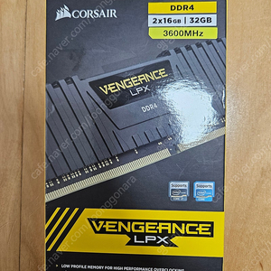 커세어 램 DDR4-3600 CL16 VENGEANCE LPX 32G(16*2) 팝니다.