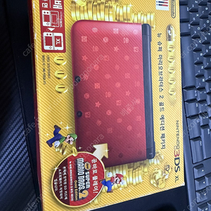 닌텐도 3ds xl 슈퍼마리오 골드 에디션 및 칩들까지 포함해서 팝니다