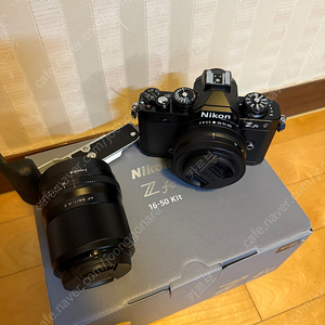 [예약중 높은가격만 제시]nikon 니콘 zfc z fc 블랙 + 1650렌즈 + viltrox 56mm 렌즈 + 스몰리그 풀구성 서울 잠실 직거래 판매합니다