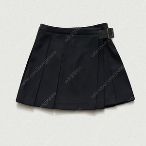 더바넷 Buckle-Strap pleated skirt 버클 스트랩 플리츠 스커트