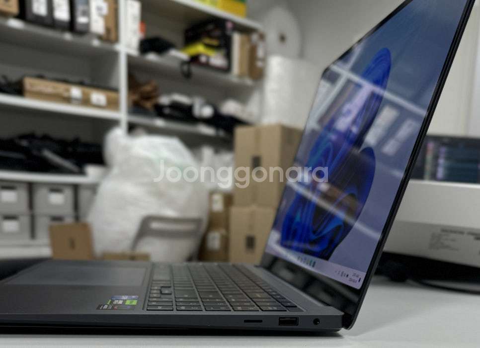 [삼성]갤럭시북3 울트라 NT960XFS-G72AG i...--4