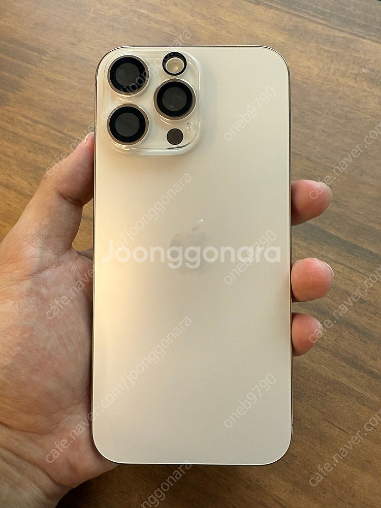 아이폰16 프로맥스 256GB 데저트티타늄 팝니다.--0