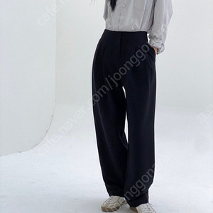 Uur grab waist trousers 사이즈 s