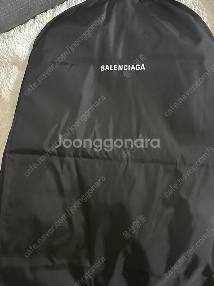[새제품] 발렌시아가 로고 집업 자켓 오프화이트 매장정...--4