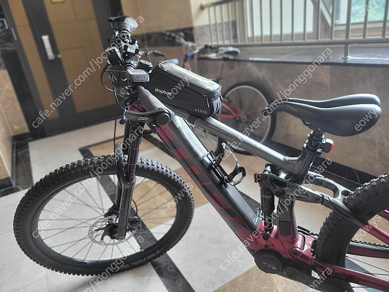 트렉 E-MTB 레일 7 SLX/XT 전기자전거 팝니다.--3