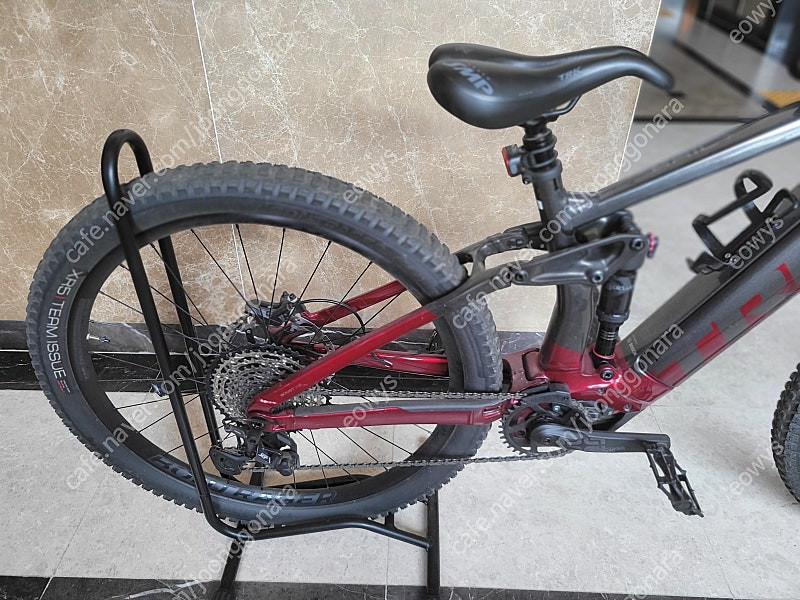 트렉 E-MTB 레일 7 SLX/XT 전기자전거 팝니다.--4