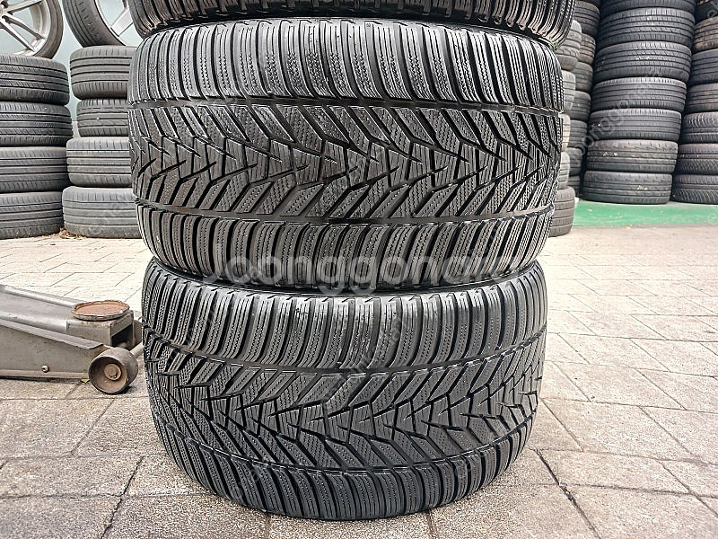 255 35 19/285 30 19 한국타이어 (윈터)...--3