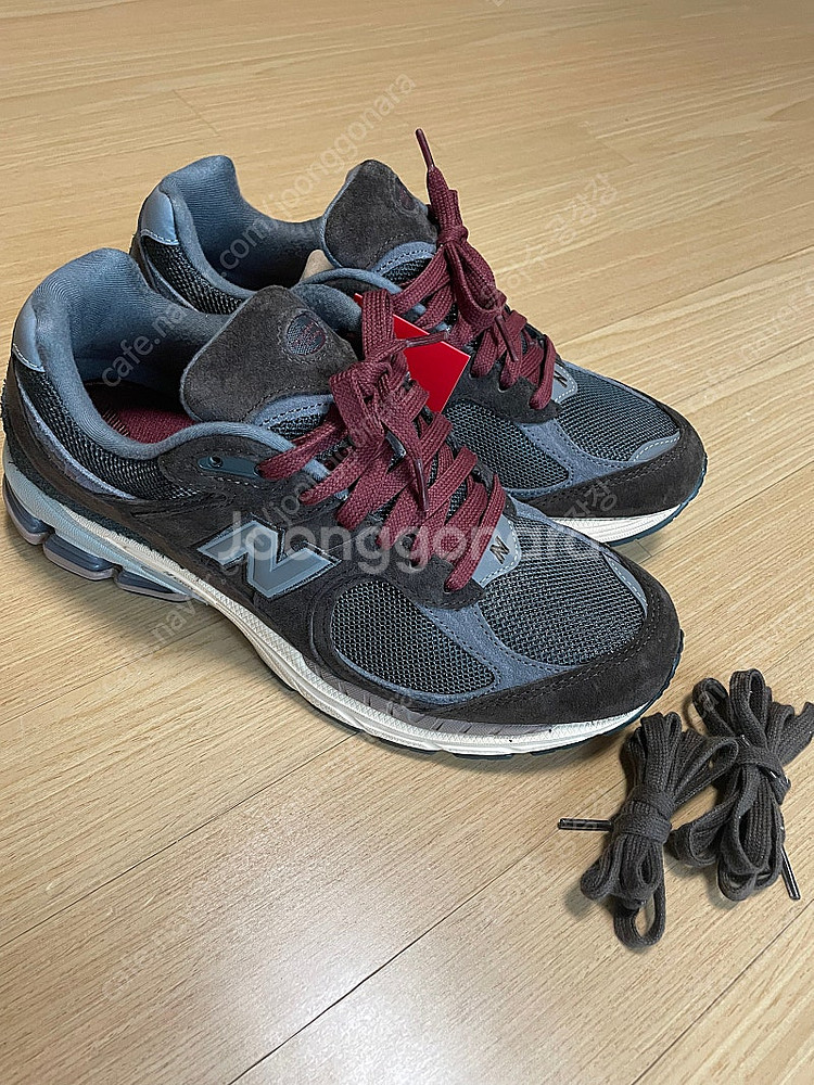 뉴발 2002r 리치어스블랙탑 270 새상품--1