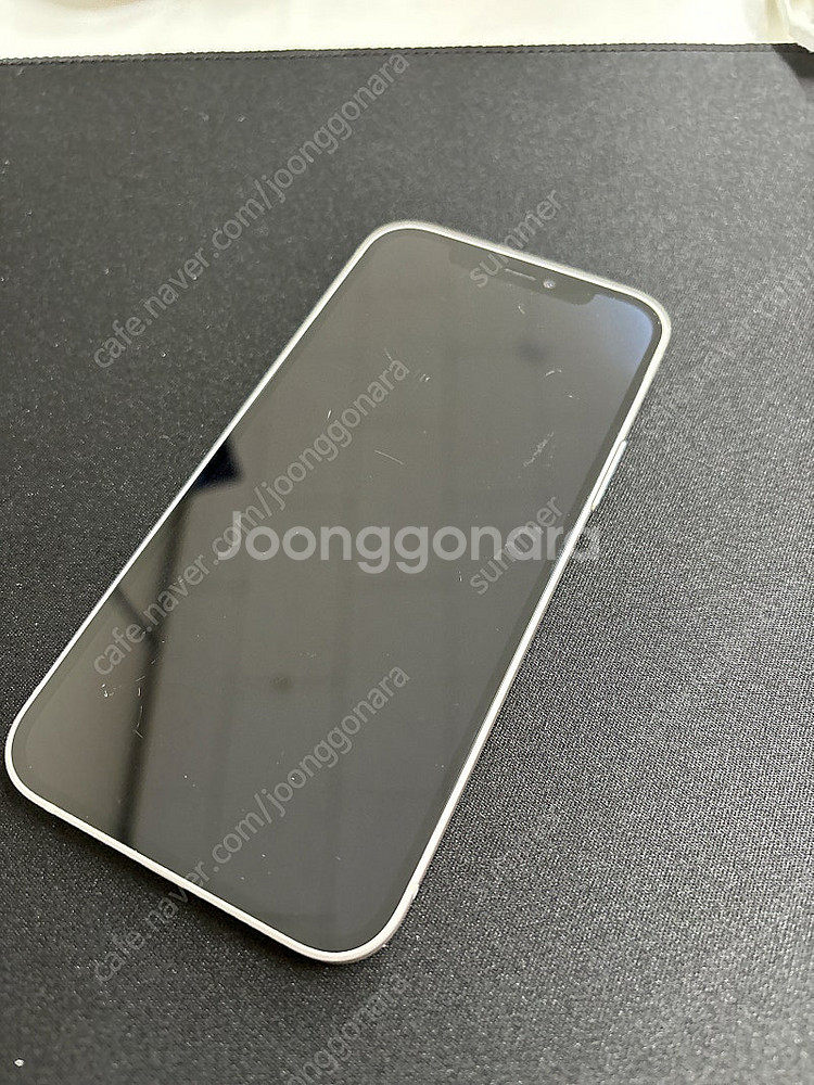 아이폰12 화이트 256g 35만원에 판매해요--1