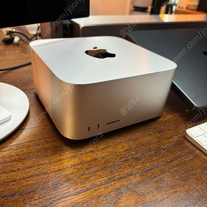 Apple 맥스튜디오 2023년 M2 Ultra 24코어 CPU, 60코어 GPU, 64GB RAM, 1TB SSD 풀박스 팝니다.