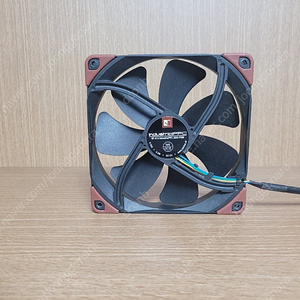 noctua 녹투아 nf a14 ppc 3000 pwm 판매합니다