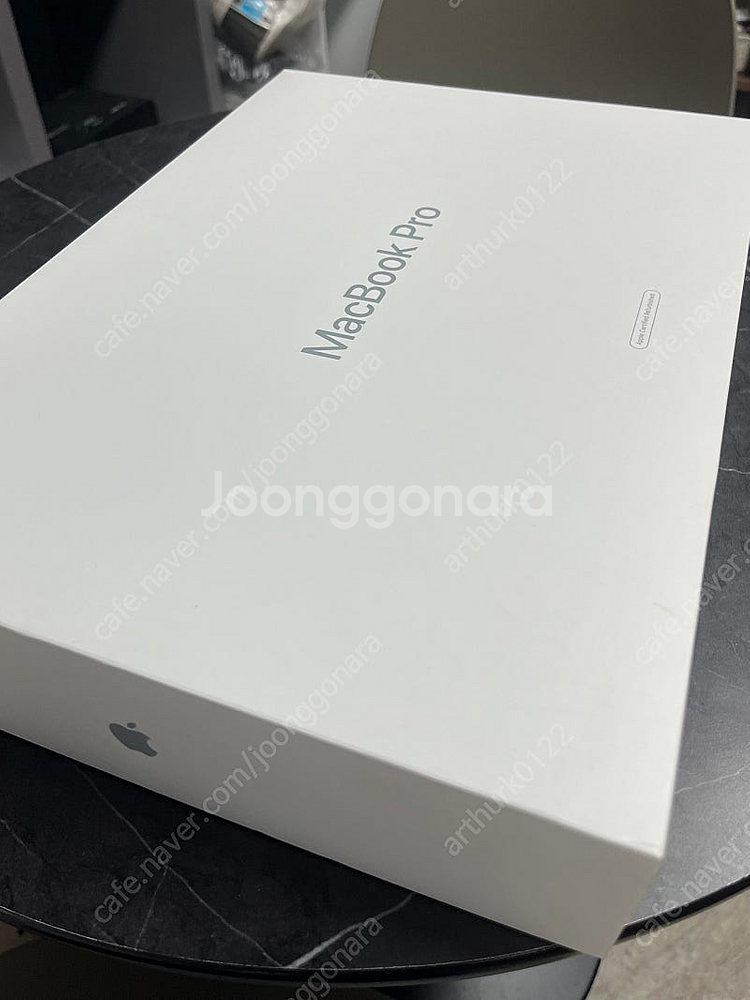 2018년형 맥북 프로 15인치 판매합니다. (16GB...--5
