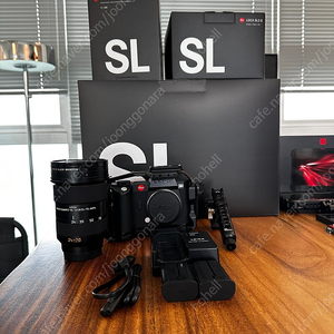 [라이카] LEICA SL2-S + VARIO-ELMARIT 24-70+ 8SINN 케이지(핸들포함) + TILTA 핸드스트랩 + 정품 배터리 2개 풀박스 신품급 판매합니다 (일괄