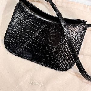 레멜 크로커 호보백 FLAT SQUARE HOBO BLACK CROCO