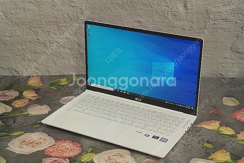 LG전자 울트라그램 15Z990-VP50ML팝니다.--8