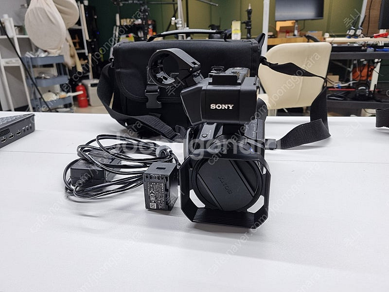 라이브장비 처분합니다. Sony nx80 2대, 줌서버...--1