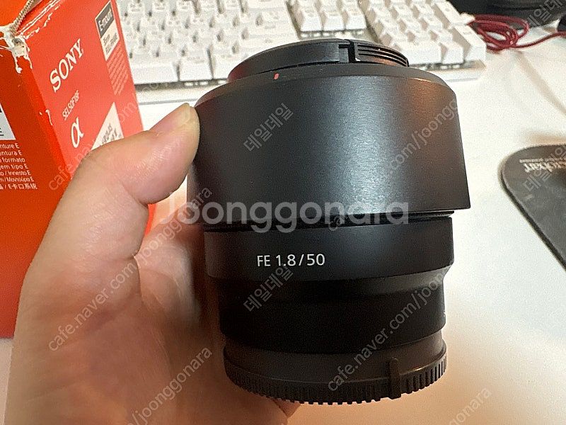 소니SEL FE 50mm F1.8 렌즈 팝니다. (직거...--3
