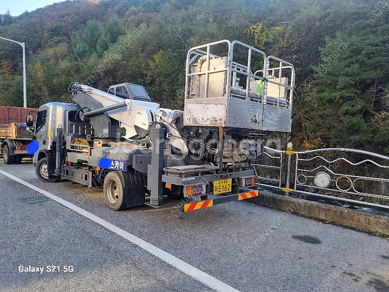 3.5톤스카이차 장축 고소작업차 노바스300스카이 중고 매매합니다--3