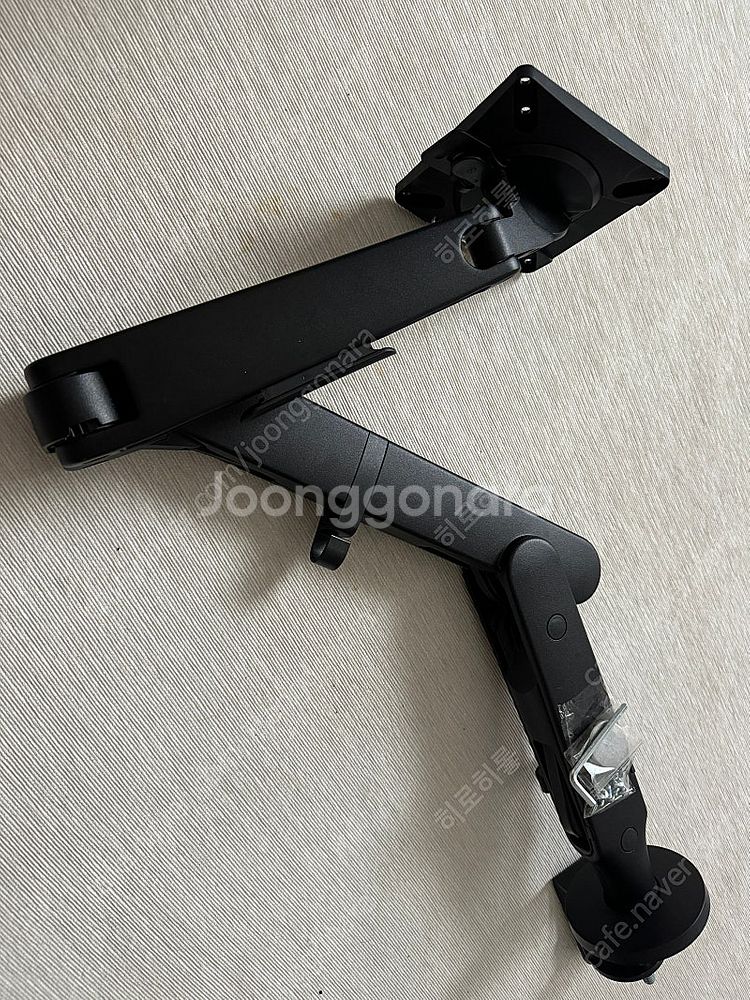 허먼밀러 모니터암 올린 블랙--0
