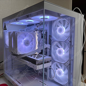 7800x3d,지포스 RTX 4070 SUPER 올화이트PC판매합니다