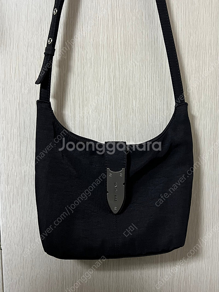 마뗑킴 미니 곤돌라백 가방 크로스백 블랙--3