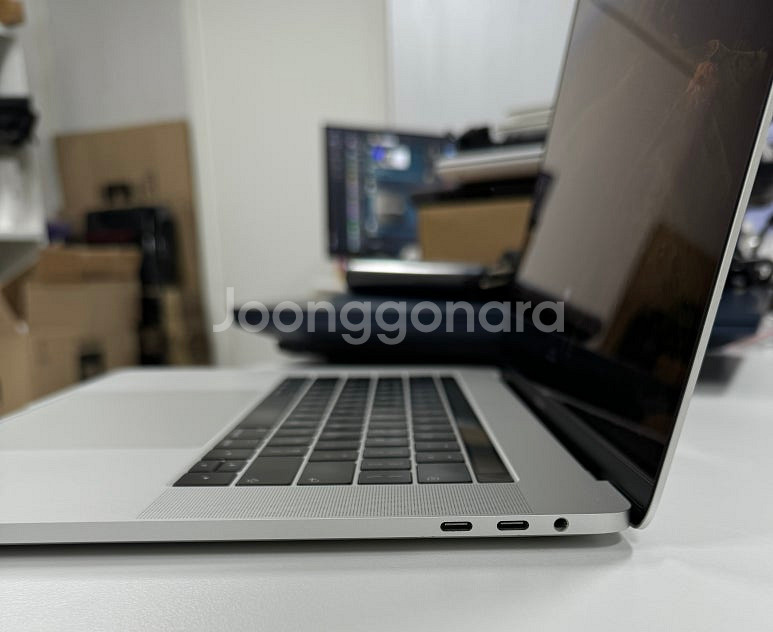 [애플] 맥북프로 2019 15인치 i9/16GB/51...--4