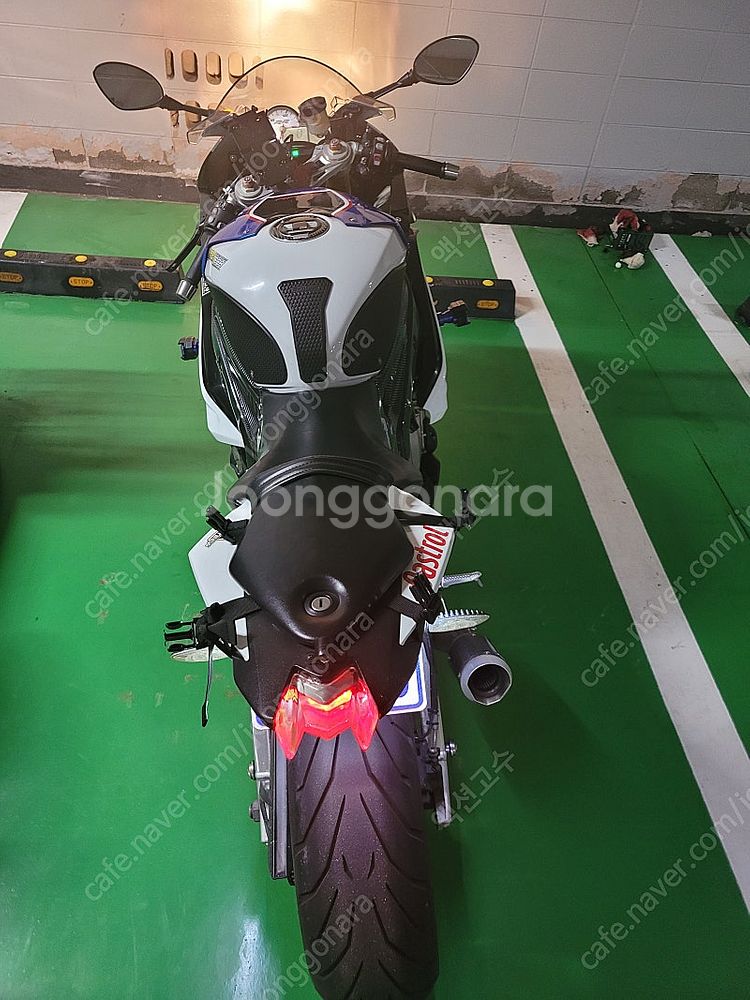 13년식 BMW S1000rr MP4 판매합니다--4