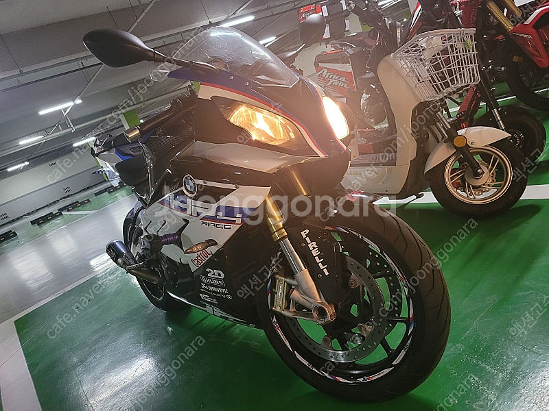 13년식 BMW S1000rr MP4 판매합니다--5