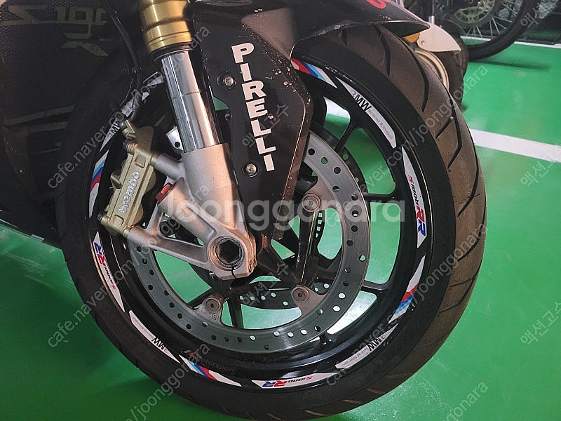13년식 BMW S1000rr MP4 판매합니다--6