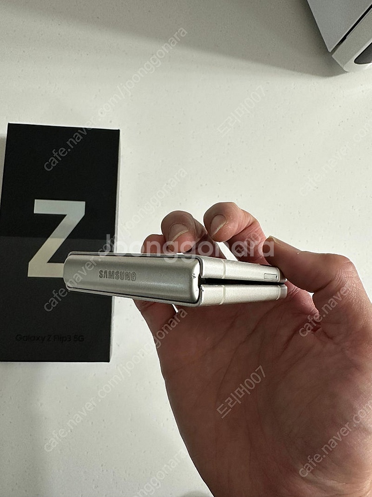 갤럭시 z플립3 자급제 크림 256g--6