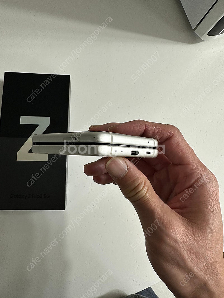 갤럭시 z플립3 자급제 크림 256g--7