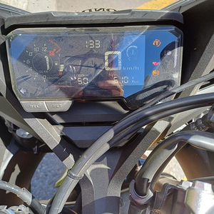 2022년식 5600km cbr650r팝니다.