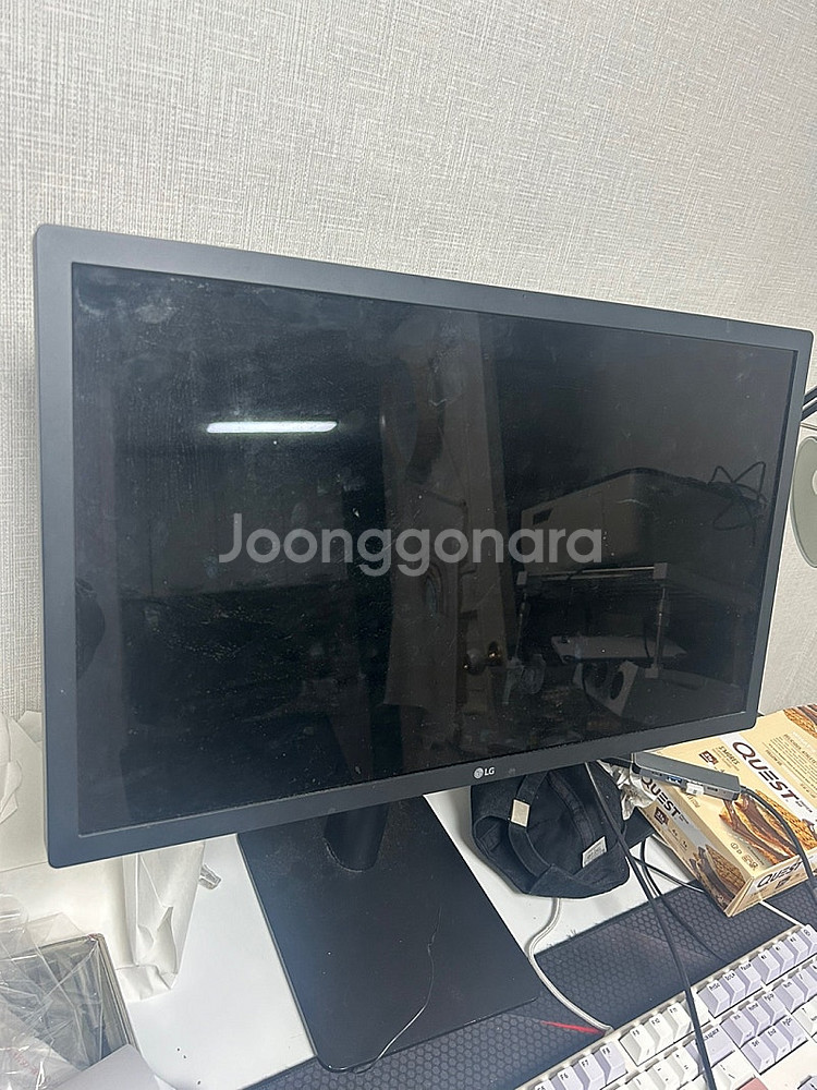 LG 울트라파인 22인치--0