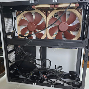 프렉탈 디자인 릿지 화이트 팝니다. ( Fractal Design Ridge )