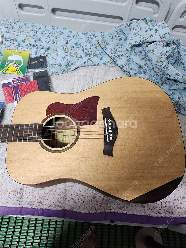 Conewood 통기타입니다--1
