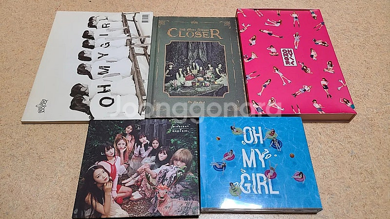 오마이걸 앨범 포스터 일괄 판매합니다--1
