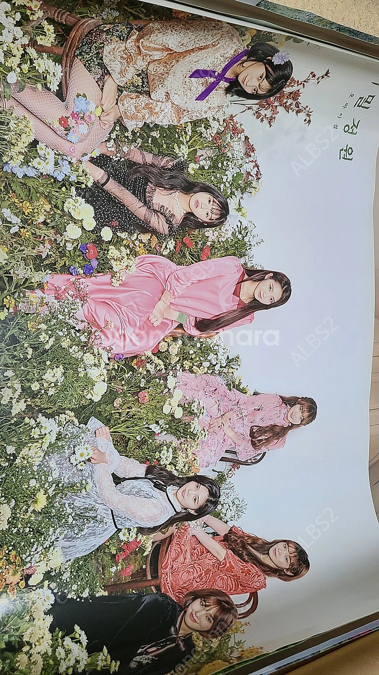 오마이걸 앨범 포스터 일괄 판매합니다--4