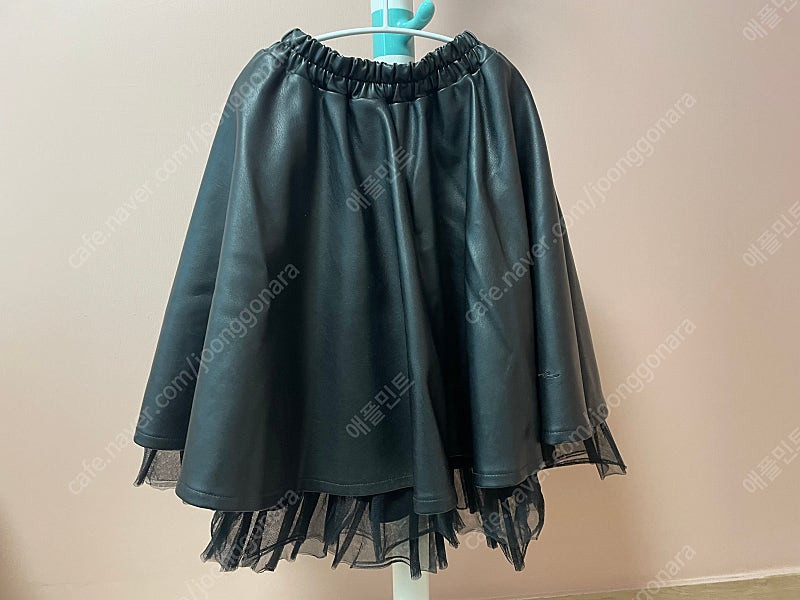 로아앤제인 블라우스 레더치마, 리미떼두두 스타킹--3