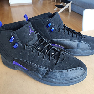 나이키 에어 조던12 검정색 (사이즈 285) Nike Air Jordan 12 Black (Size U.S. 10.5)