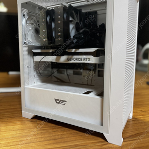 (미사용) 7800x3d +rtx 4070s (32gb램, 1tb ssd) 화이트 완본체 판매