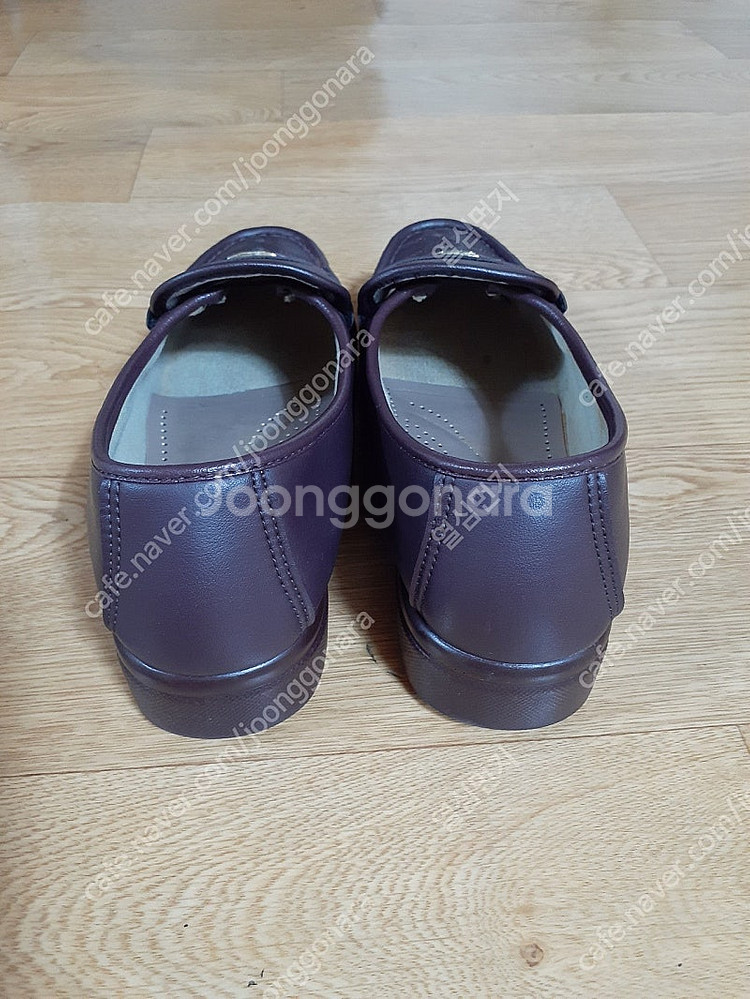 신발 사이즈245 편해요 필요하신 분들은 편하게 보세요...--1