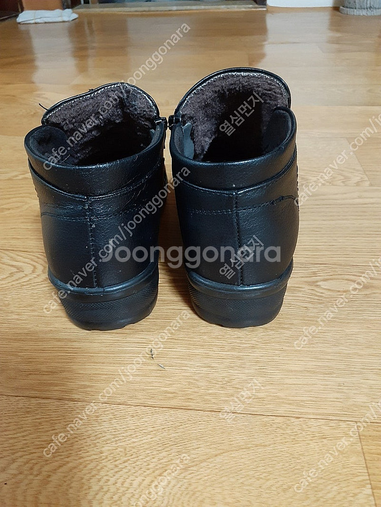 신발 사이즈245 필요하신 분들은 편하게 보세요 100...--1