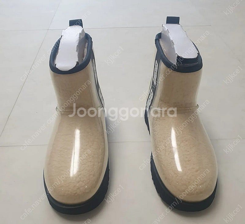 미국정품 우먼 어그 UGG 클래식 클리어 부츠 내츄럴 US8 250사이즈--0