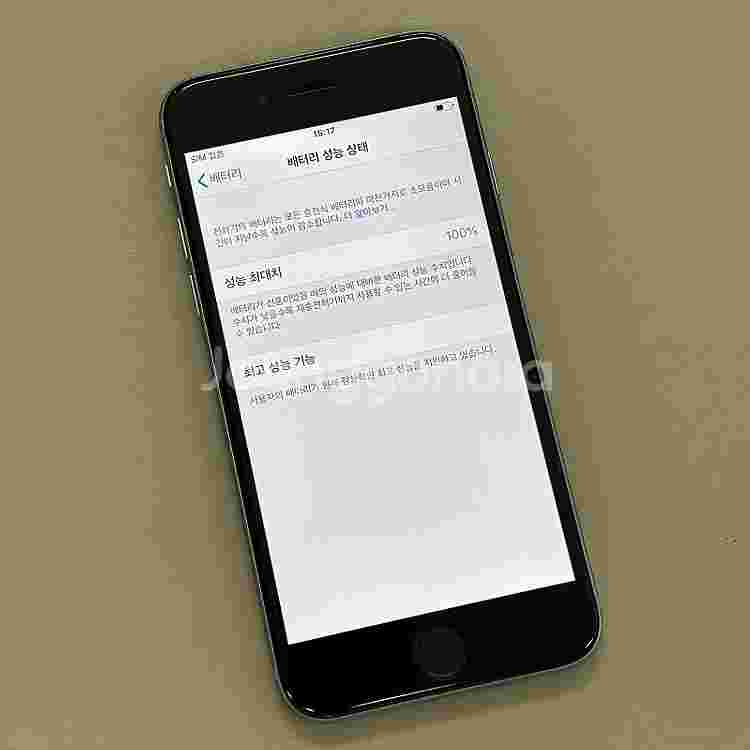 아이폰6 블랙색상 16용량 배터리100% 기능정상 무잔...--3