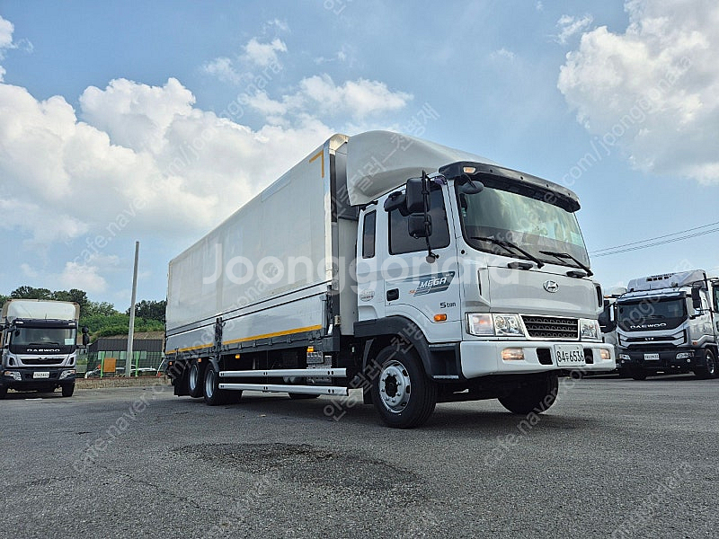 ***1인신조차량***현대 메가트럭8.5톤후축냉장윙비디//프리미엄280마력//실주행24만//윙제원(길이8000*높이...--2