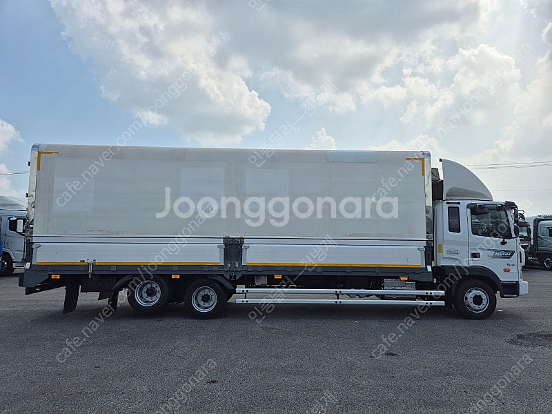 ***1인신조차량***현대 메가트럭8.5톤후축냉장윙비디//프리미엄280마력//실주행24만//윙제원(길이8000*높이...--3