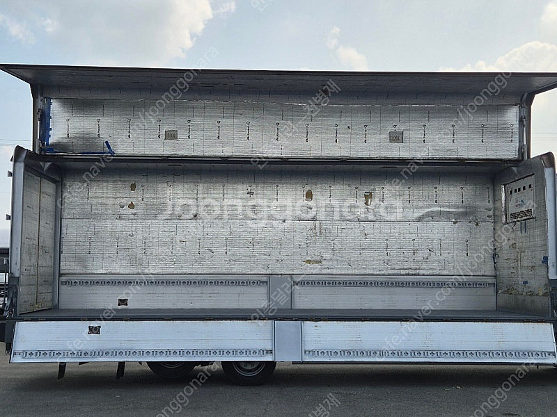 ***1인신조차량***현대 메가트럭8.5톤후축냉장윙비디//프리미엄280마력//실주행24만//윙제원(길이8000*높이...--8