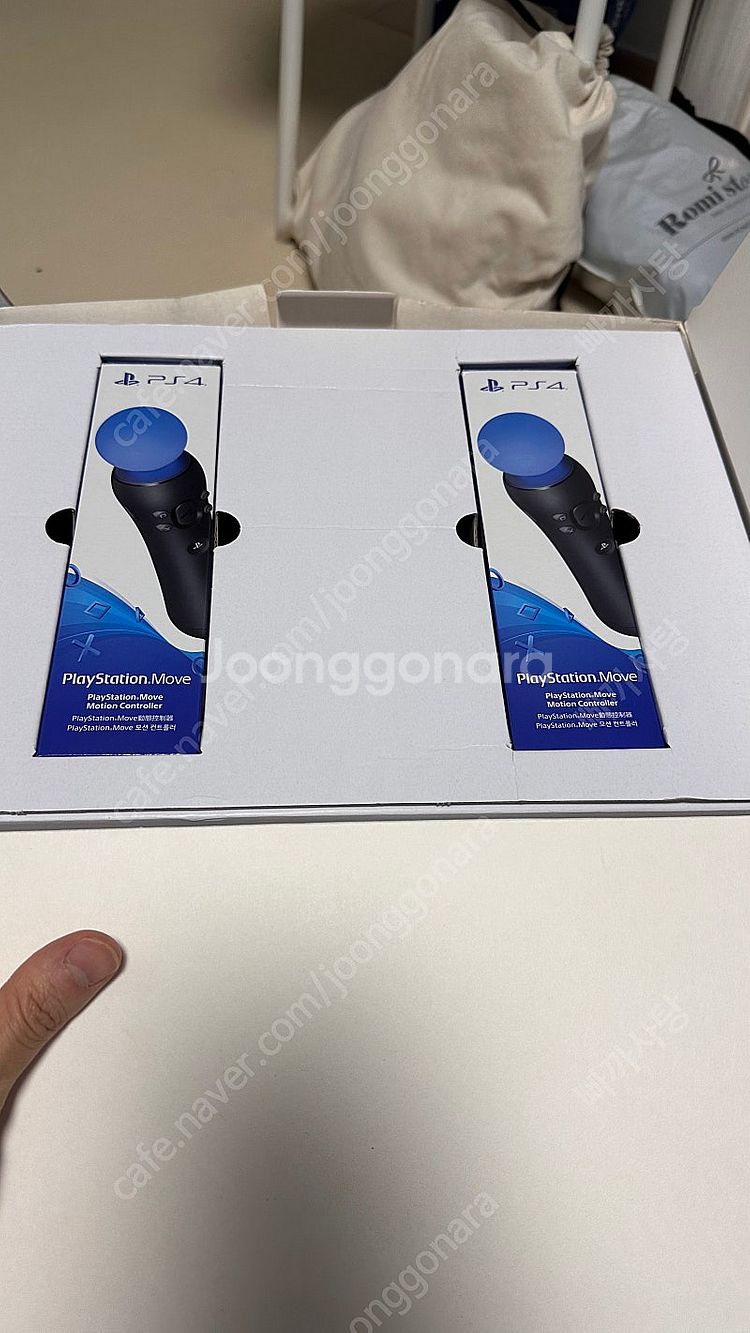 PS 4 Pro 1TB + VR 세트(무선충전거치대) ...--3