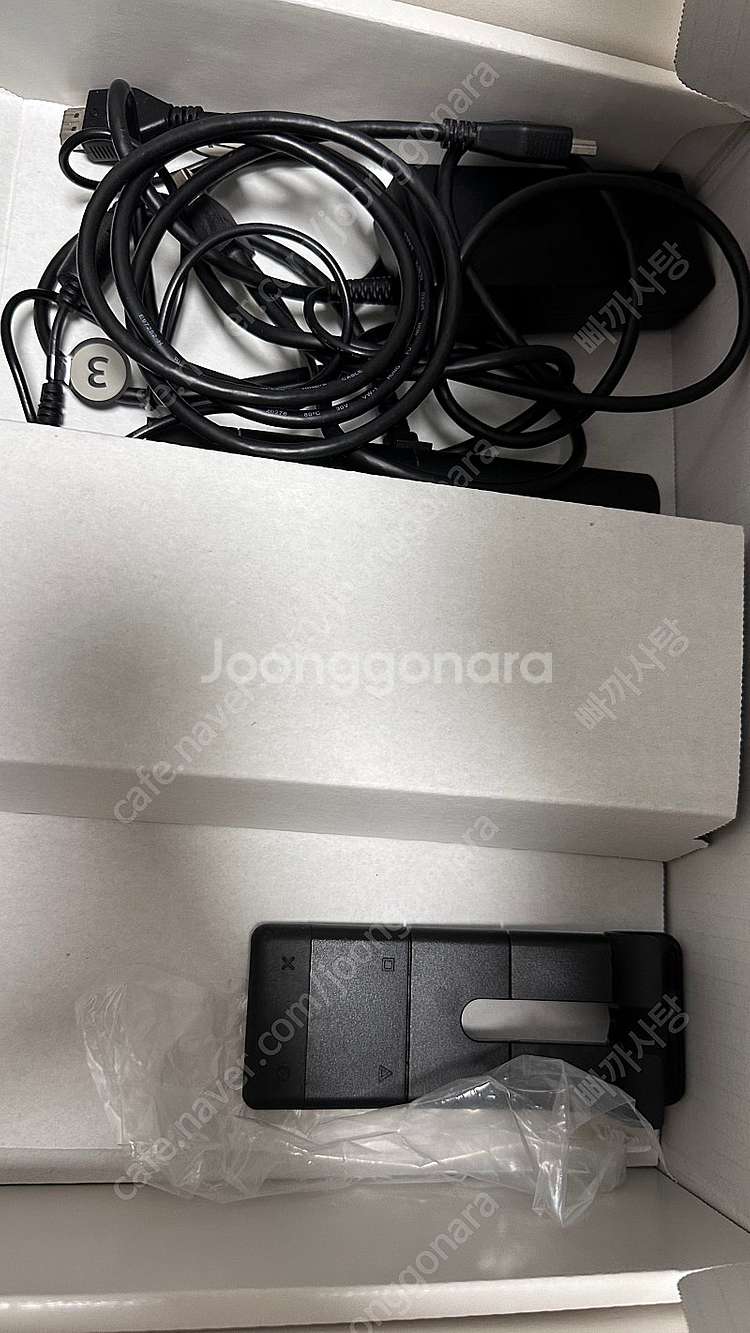 PS 4 Pro 1TB + VR 세트(무선충전거치대) ...--4